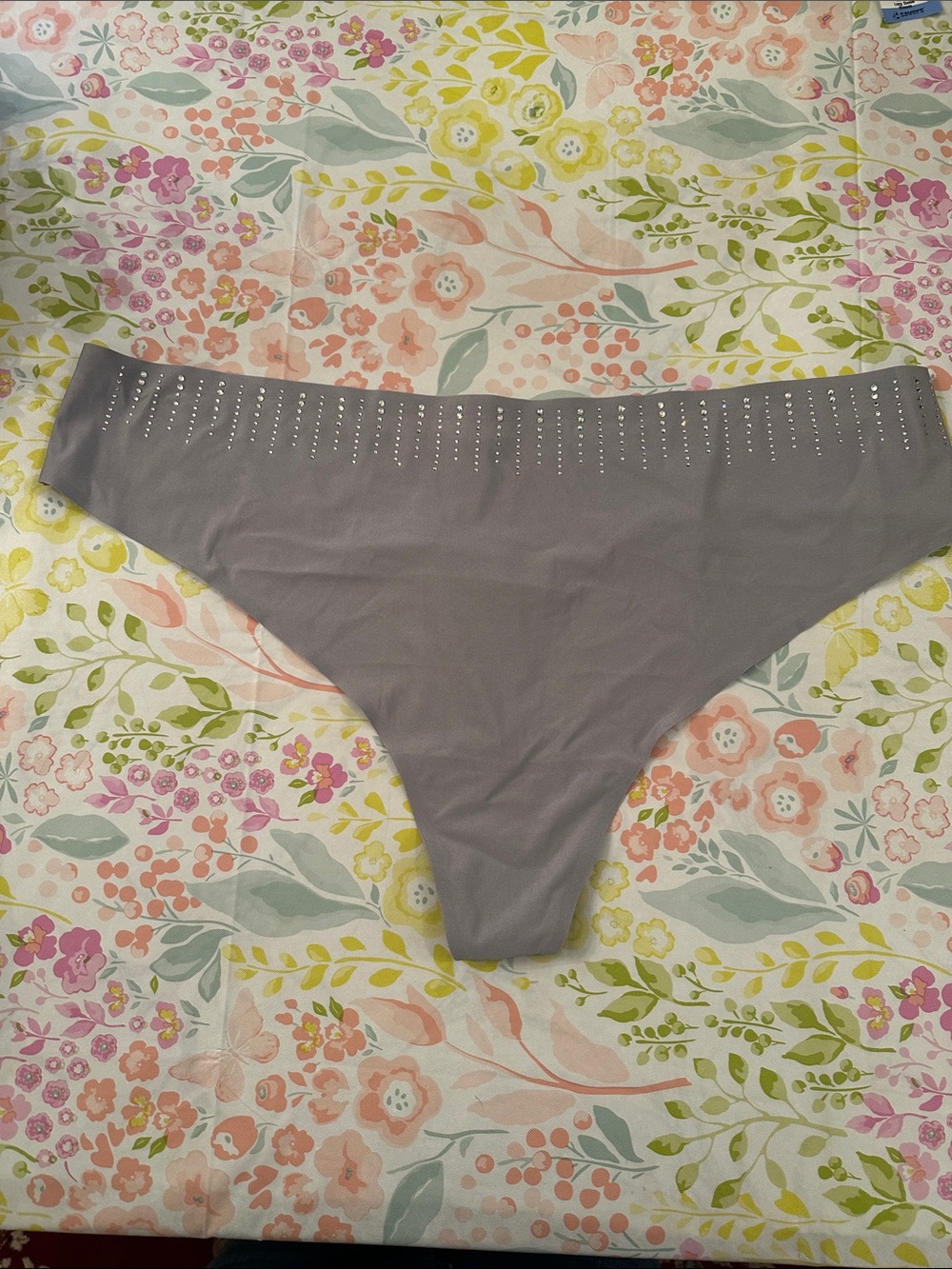 Savage X Fenty rhinestone bedazzled thong New with Tags Size 20-24 4X